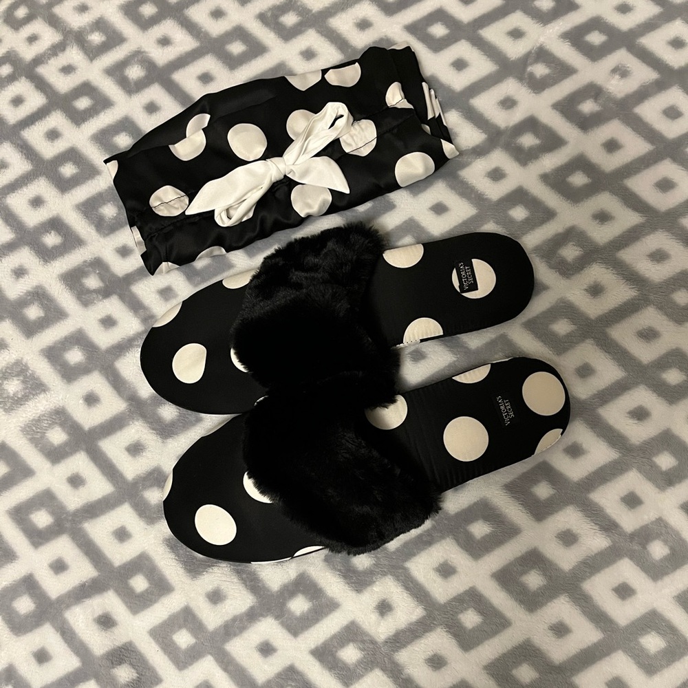 VS Polka Dot Slippers NWOT